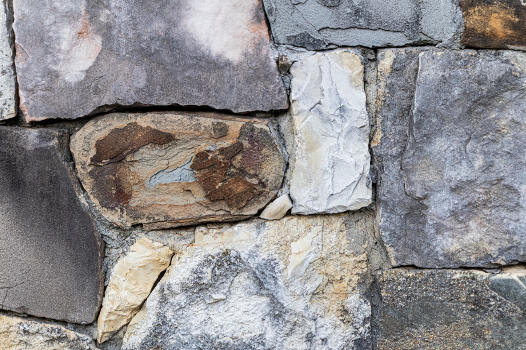 Stone veneer benefits for New Jersey exterior and interior home projects